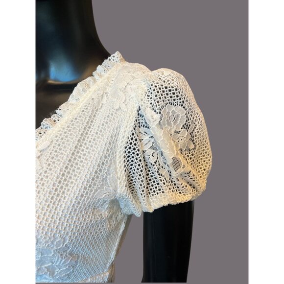 White Stretch Lace V-Neck Cap Short Sleeve Dress - NWT - Speechless - Picture 3 of 4